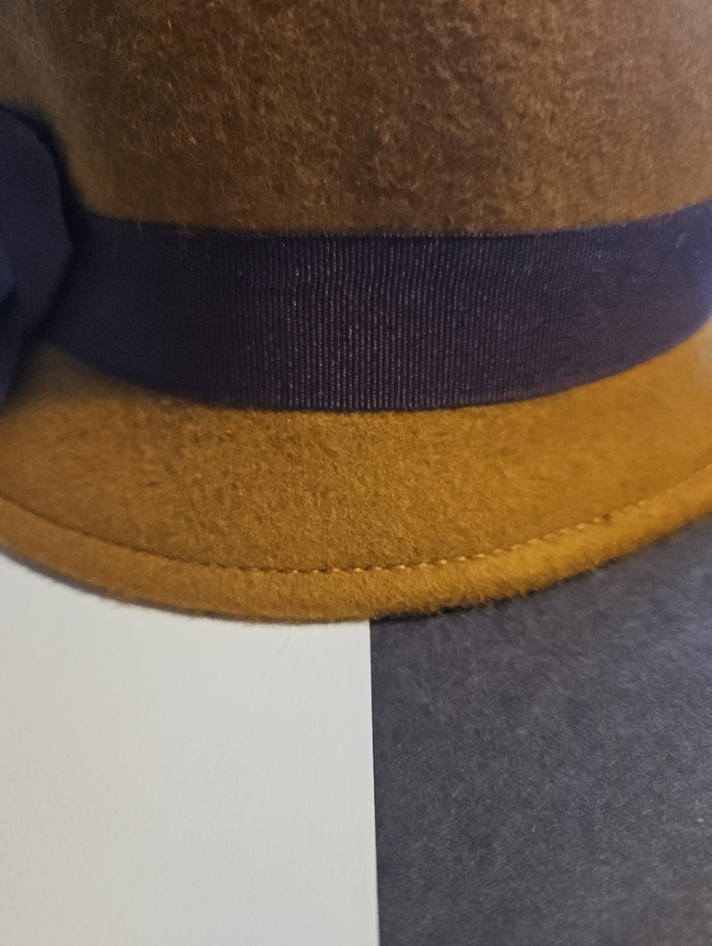 Vintage 1920s Style Wool Felt Cloche Hat - Camel Brown with Ribbon Accent - Picture 6 of 6